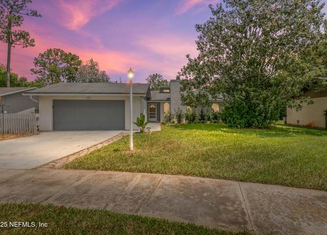 Property at 11539 Lake Ride Dr, Jacksonville, FL 32223, 3 beds, 2 baths