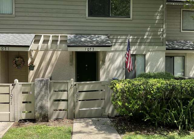 Property at 7701 Baymeadows Cir W #1072, Jacksonville, FL 32256, 2 beds, 2.5 baths