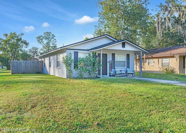 Property at 1201 Spruce St, Green Cove Springs, FL 32043, 4 beds, 1 bath