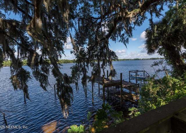 Property at 122 Rio Vista Ave, East Palatka, FL 32131, 3 beds, 2 baths