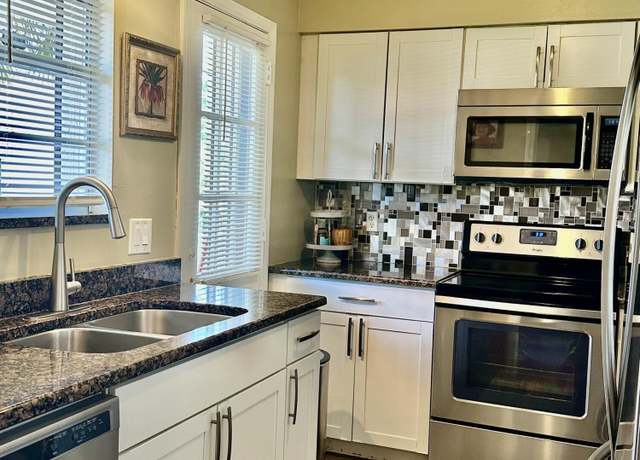Property at 1540 El Prado Rd #3, Jacksonville, FL 32216, 3 beds, 2 baths