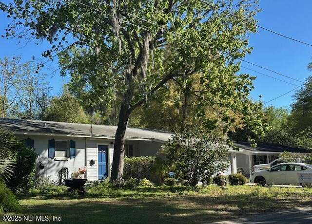 Property at 10553 Hemming Rd, Jacksonville, FL 32225, 3 beds, 2 baths
