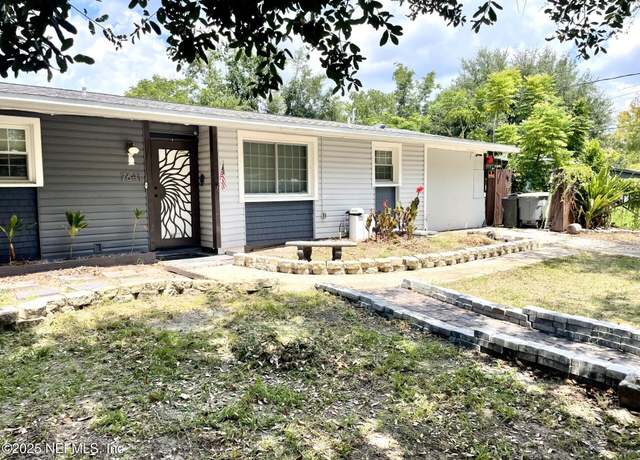 Property at 7641 Rolling Hills Dr, Jacksonville, FL 32221, 3 beds, 2 baths