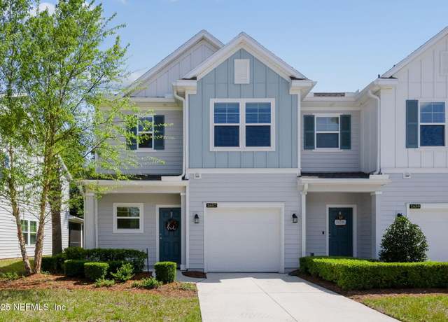Property at 1657 Pottsburg Point Dr, Jacksonville, FL 32207, 3 beds, 2.5 baths