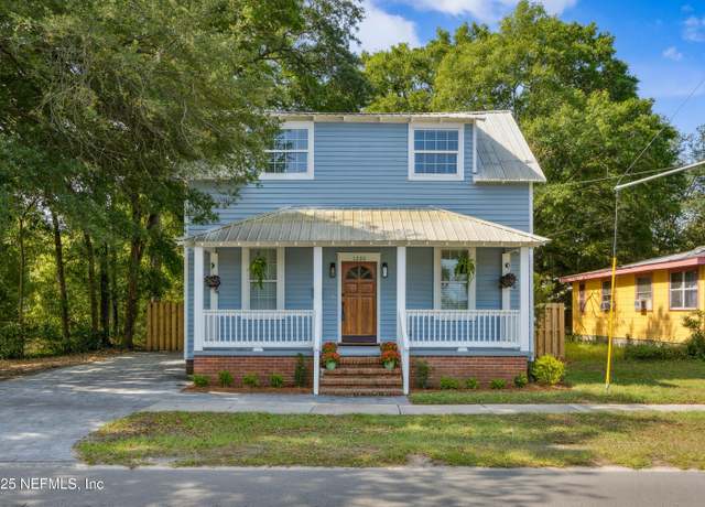 Property at 1230 Beech St, Fernandina Beach, FL 32034, 3 beds, 2 baths