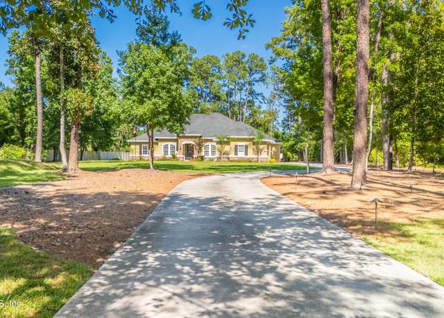 Property at 12245 Tracy Ann Rd, Jacksonville, FL 32223, 4 beds, 4.5 baths