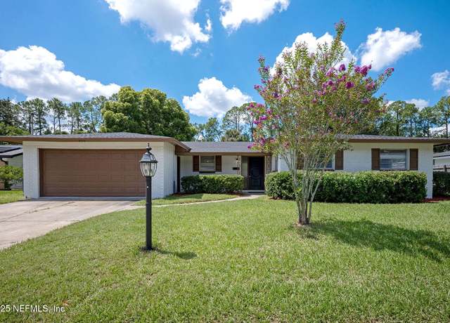 Property at 4714 Glorianne Cir E, Jacksonville, FL 32207, 3 beds, 2 baths
