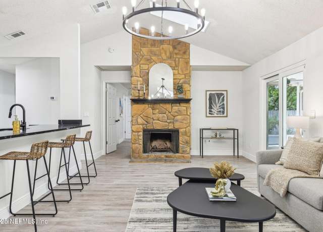 Property at 10148 Pine Breeze Rd W, Jacksonville, FL 32257, 2 beds, 2 baths