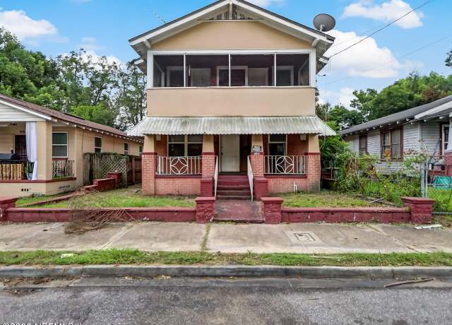 Property at 1326 Grothe St, Jacksonville, FL 32209, 5 beds, 1.5 baths