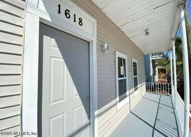 Property at 1618 Myrtle Ave N, Jacksonville, FL 32209, 5 beds, 2.5 baths