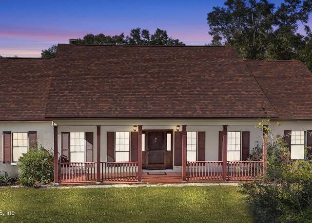 Property at 6769 SE 62nd Ct, Trenton, FL 32693, 3 beds, 2.5 baths