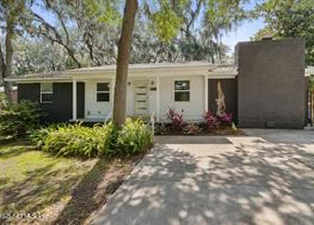 Property at 830 N 15th St, Fernandina Beach, FL 32034, 3 beds, 2 baths