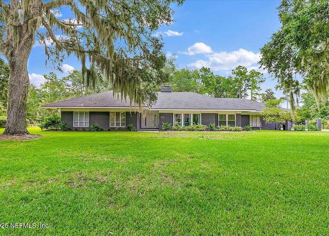 Property at 8117 Bahia Blanca St, Jacksonville, FL 32256, 4 beds, 3 baths