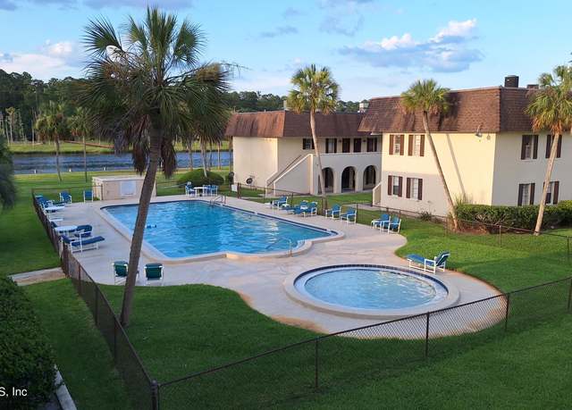 Property at 1551 El Camino Rd #4, Jacksonville, FL 32216, 2 beds, 2 baths