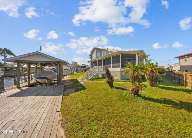 Property at 192 Sportsman Dr, Welaka, FL 32193, 3 beds, 3 baths