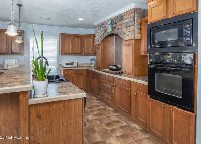 Property at 5480 Highway 17 S, Green Cove Springs, FL 32043, 4 beds, 2 baths