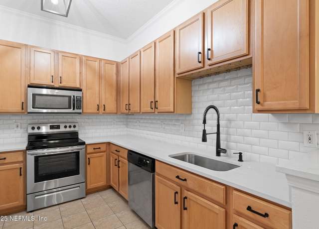 Property at 7032 Deer Lodge Cir #103, Jacksonville, FL 32256, 3 beds, 2 baths
