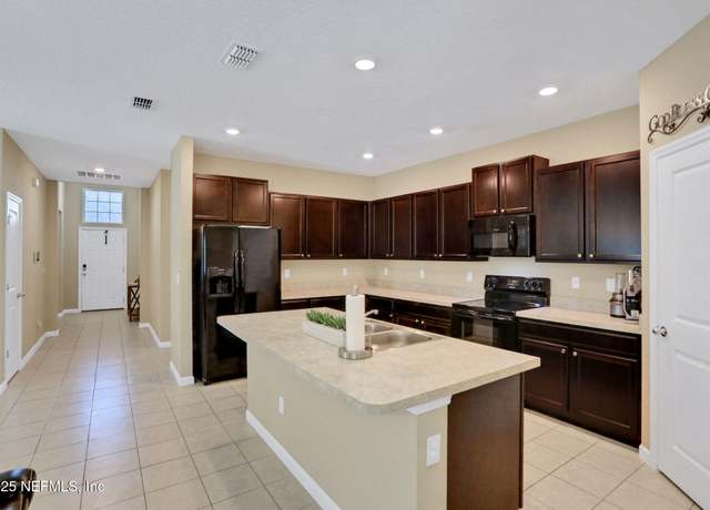 Property at 5477 Kellar Cir, Jacksonville, FL 32218, 4 beds, 3 baths