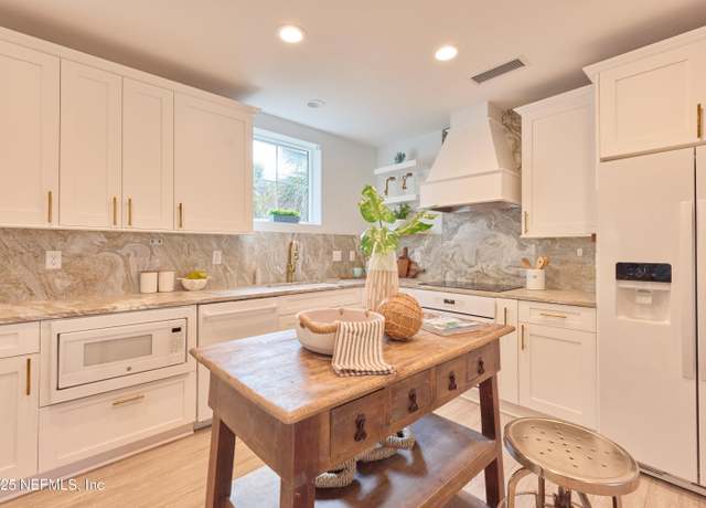 Property at 50 Beach Cottage Ln, Atlantic Beach, FL 32233, 4 beds, 4 baths