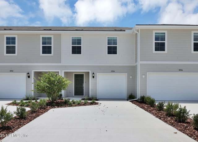 Property at 10134 Treasure Oaks Ct, Jacksonville, FL 32221, 3 beds, 2.5 baths