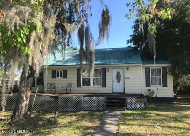 Property at 2404 Crill Ave, Palatka, FL 32177, 2 beds, 1.5 baths