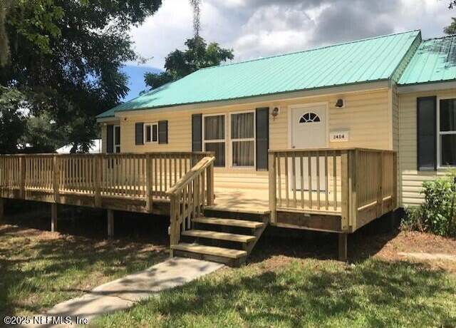 Property at 2404 Crill Ave, Palatka, FL 32177, 2 beds, 1.5 baths