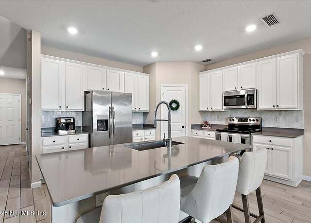 Property at 12741 Josslyn Ln, Jacksonville, FL 32246, 2 beds, 2.5 baths