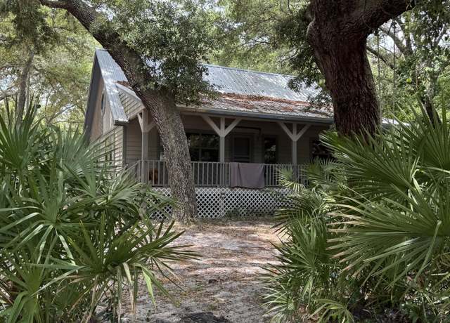 Property at 123 Buckles Dr, Interlachen, FL 32148, 2 beds, 2 baths