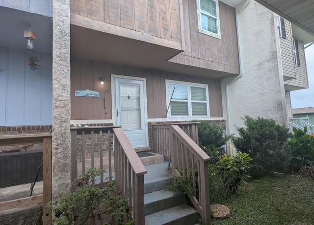 Property at 621 S Berthe Ave, Panama City, FL 32404, 3 beds, 2.5 baths