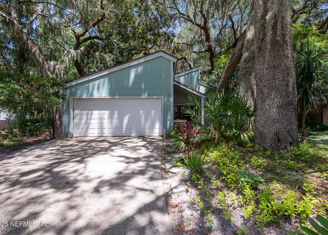 Property at 11573 Kelvyn Grove Pl, Jacksonville, FL 32225, 3 beds, 2 baths
