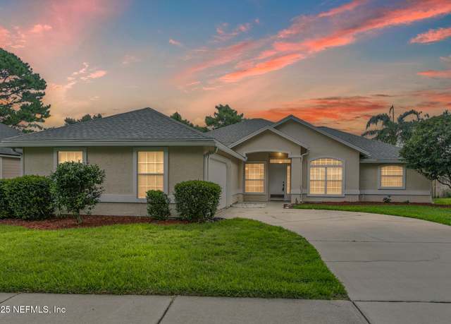 Property at 12646 Chapeltown Cir W, Jacksonville, FL 32225, 4 beds, 2 baths