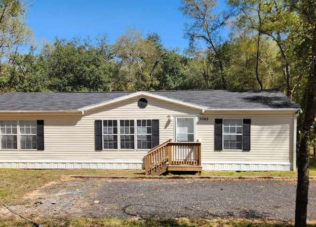 Property at 7365 Yale St, Keystone Heights, FL 32656, 3 beds, 2 baths
