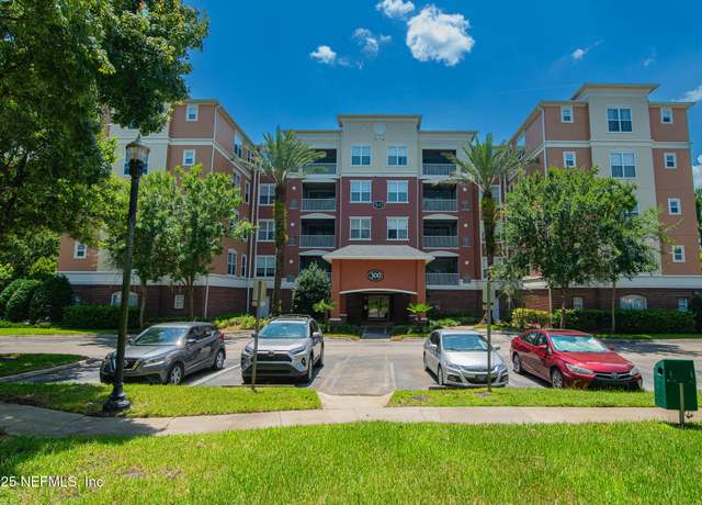 Property at 4480 Deerwood Lake Pkwy #353, Jacksonville, FL 32216, 3 beds, 2.5 baths