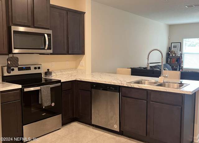 Property at 963 Observatory Pkwy, Jacksonville, FL 32218, 2 beds, 2.5 baths