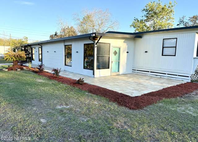 Property at 16158 Narrow St, Brooksville, FL 34604, 3 beds, 2 baths