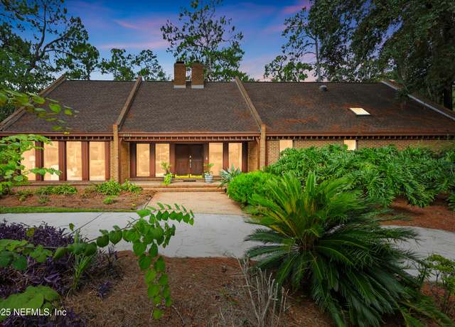 Property at 9254 Beauclerc Cir E, Jacksonville, FL 32257, 4 beds, 4.5 baths
