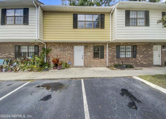 Property at 1504 Kettering Way, Orange Park, FL 32073, 2 beds, 1.5 baths