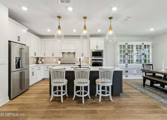Property at 442 Hawthorn Park Cir, Yulee, FL 32097, 5 beds, 3.5 baths