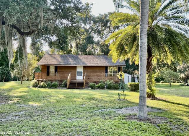 Property at 102 River Road Dr, Palatka, FL 32177, 2 beds, 1.5 baths