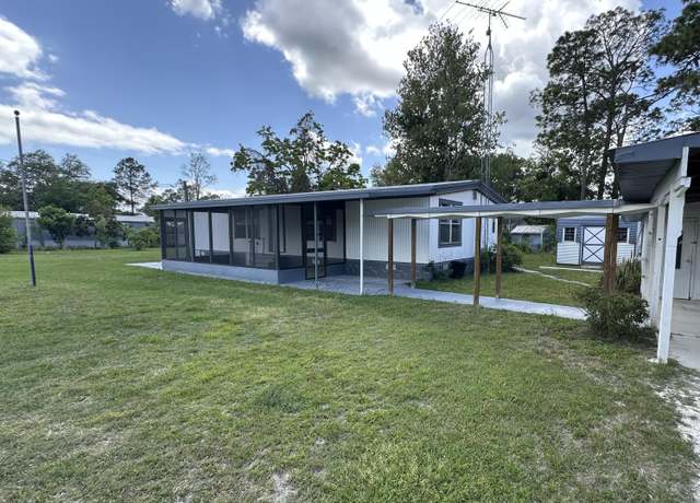 Property at 105 Lake Dr, Crescent City, FL 32112, 3 beds, 2 baths