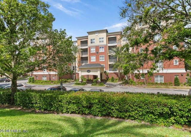 Property at 4480 Deerwood Lake Pkwy #642, Jacksonville, FL 32216, 3 beds, 2.5 baths