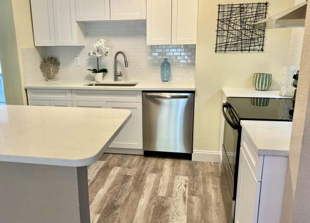 Property at 3443 Inwood Cir W, Jacksonville, FL 32207, 3 beds, 1 bath