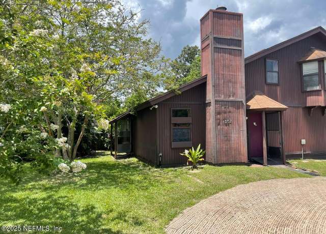 Property at 1202 N 11th St, Jacksonville Beach, FL 32250, 3 beds, 2 baths