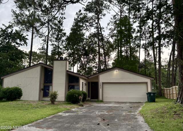 Property at 10633 Berghley Ct N, Jacksonville, FL 32257, 3 beds, 2 baths