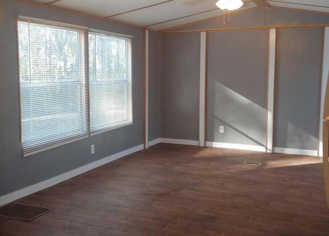 Property at 13345 NE 233 Ln, Raiford, FL 32083, 3 beds, 2 baths