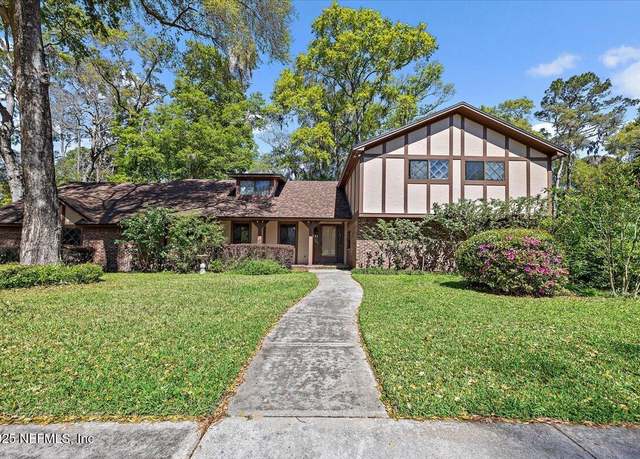 Property at 5477 Brightwater Ln, Jacksonville, FL 32277, 5 beds, 3.5 baths