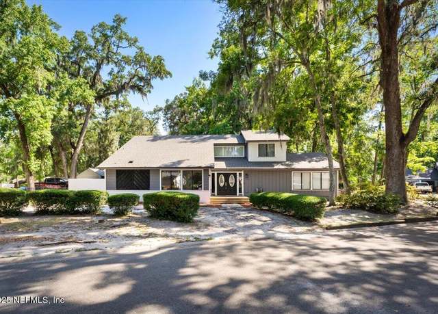 Property at 2438 Sylvan Chase Dr, Orange Park, FL 32073, 4 beds, 2.5 baths