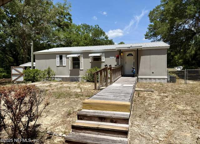 Property at 118 Luther Dr, Interlachen, FL 32148, 2 beds, 2 baths