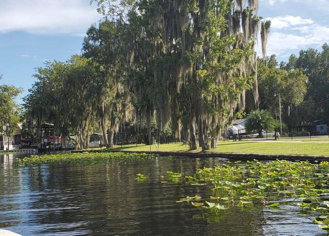 Property at 117 Park Dr, Satsuma, FL 32189