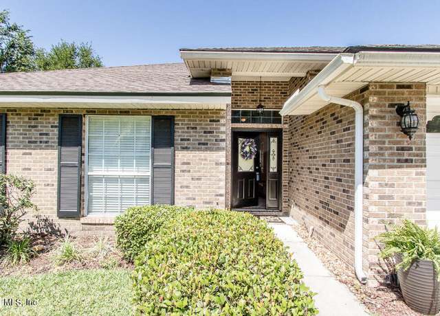 Property at 2002 Knottingham Trace Ln, Jacksonville, FL 32246, 4 beds, 2 baths